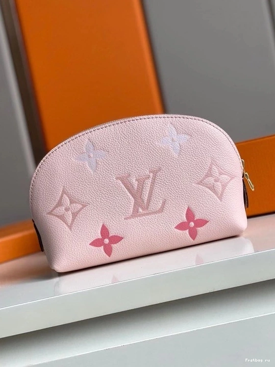 First bag ru VUITTON POUCH COSMETIC LOUIS 0722
